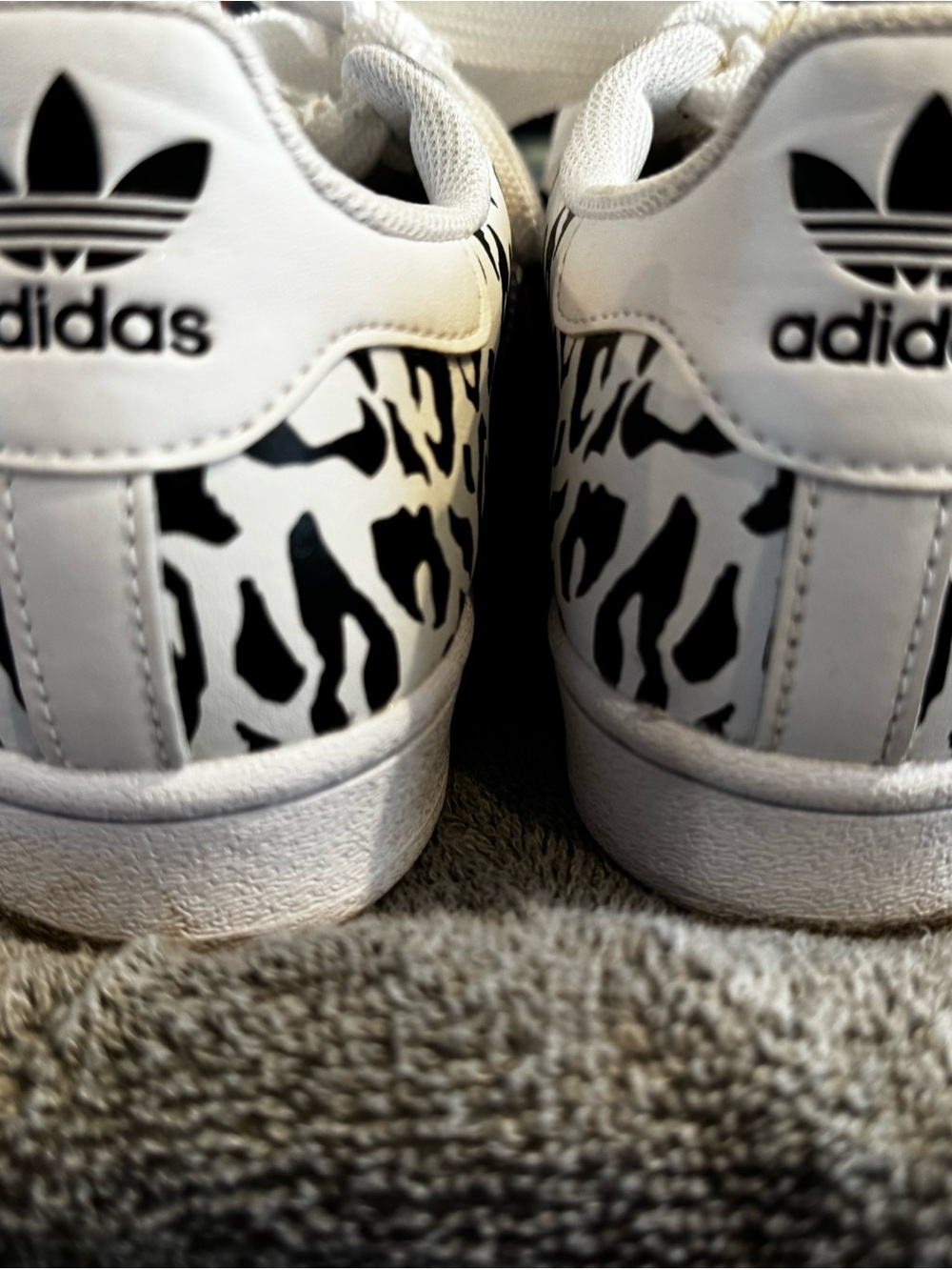 Adidas Superstars White Leopard Print Women’s Low-Top Sneakers - Picture 4 of 4